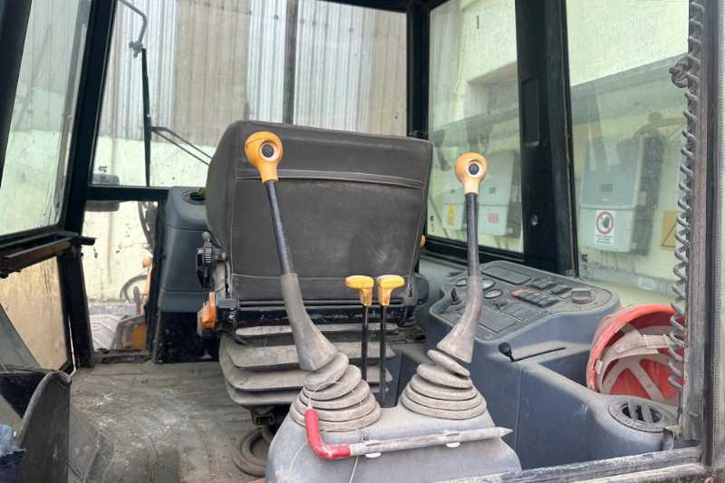 OmecoHub - Immagine JCB 2CX